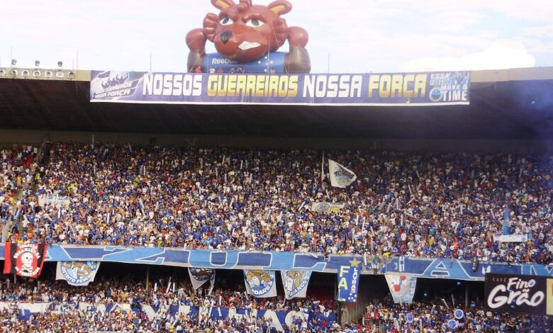 Torcida do Cruzeiro nas arquibancadas do Mineirão, em Belo Horizonte