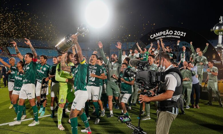 Estádio Centenário, em Montevidéu, durante final da Copa Libertadores.